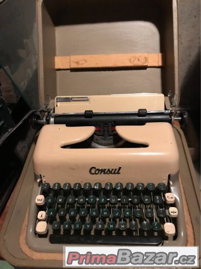 Kufříkový psací stroj Consul