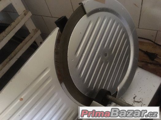 Nářezový stroj RM průměr nože 250mm hladký