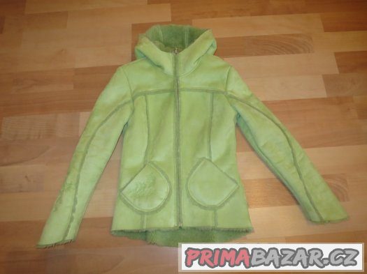 Sv. zelený kabátek s kožešinou