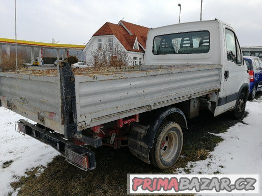 Iveco Daily 2,8D 63 kw.10/2001..třístranný sklápěč.