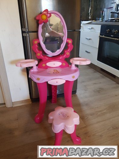Barbie toaletka se stoličkou