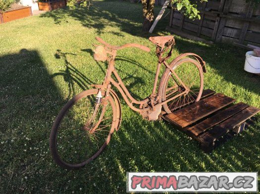 Staré dámské kolo
