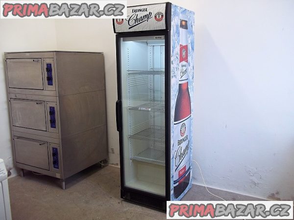 Prosklená lednice chladnice vitrína HELKAMA C5G