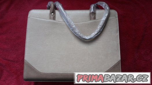 Elegantní dámská taška pro notebook a běžné nošení
