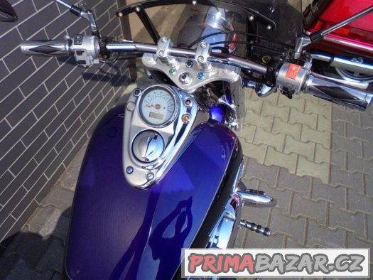 Honda SHADOW vt 750 krásna lame ako nový 1999 roku