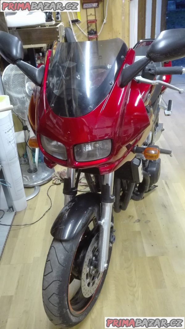 Yamaha FZS 600 Fazer