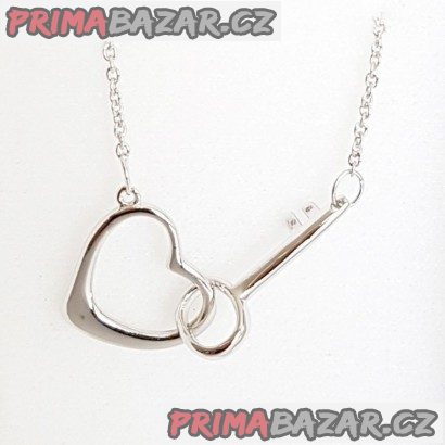 Stříbrný náhrdelník tvar srdce s klíčkem