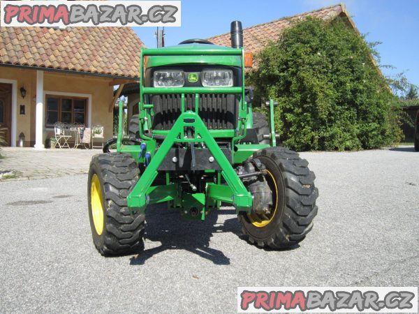 John Deere 2320 traktor s příslušenstvím