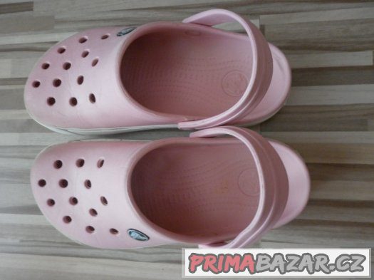 dívcí ružové pantofle Crocs