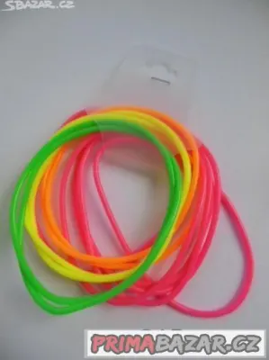 barevné,s motýlky a kytičkové náramky-15,-Kč,skřipečky-1,-Kč