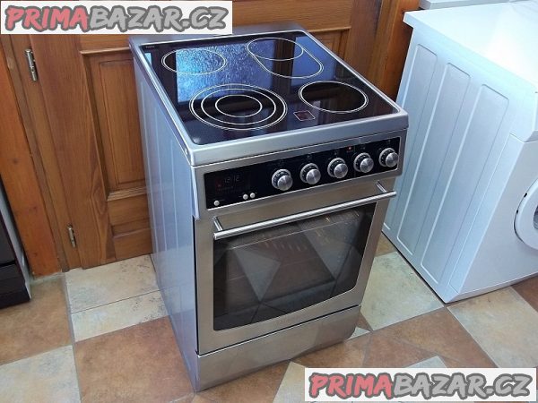 Sporák sklokeramický GORENJE šíře 50 cm nerez displej horkovzduch