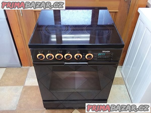 Sporák sklokeramický MIELE šíře 60 cm hnědý horkovzduch