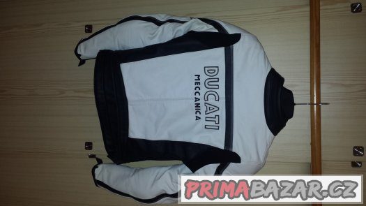 Kožená moto bunda dámská Ducati Dainese vel. 44 téměř nová Kožená moto bunda dámská Ducati Dainese vel. 44 téměř nová