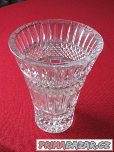 váza ze skla – imitace českého křišťálu