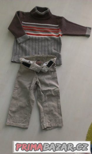 Chlapecké béžové džíny a svetr 98