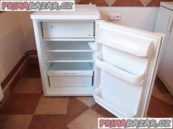 Lednice s mrazáčkem ZANUSSI ** Lednice s mrazáčkem ZANUSSI **