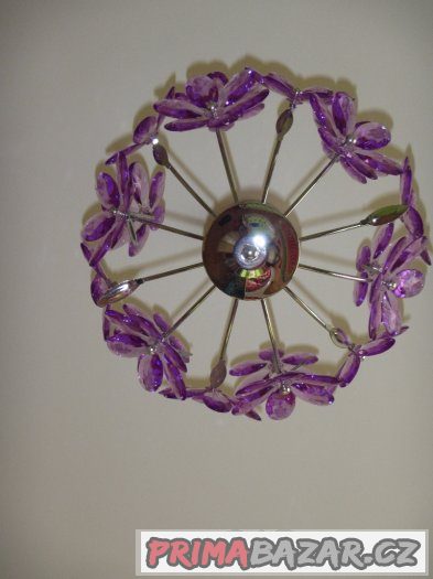 Závěsný lustr s fialovými květinami TOP STAV