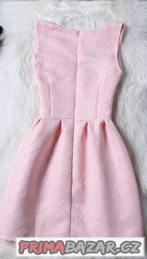 Dívčí růžovoučké šaty vel.S