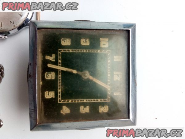 Staré hodinky k prodeji