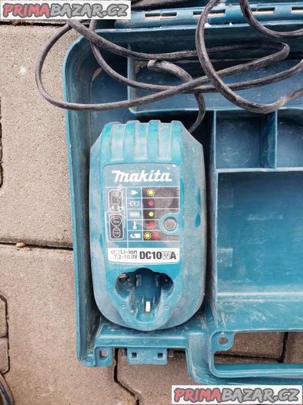 prodám zánovní Makita DF330DWE aku šroubovák Aku 2-ryychlostní prodám zánovní Makita DF330DWE aku šroubovák Aku 2-ryychlostní