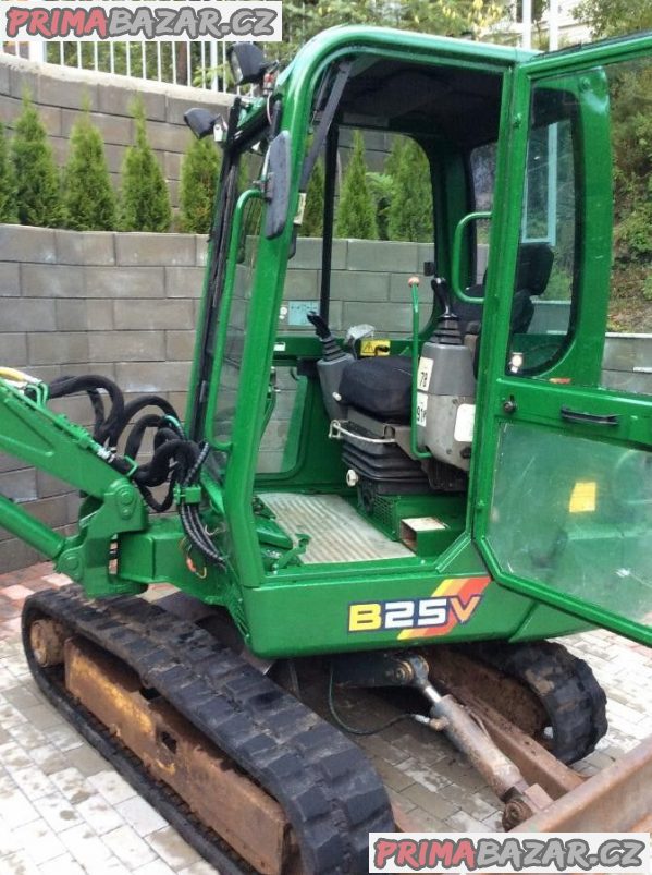 Minibagr Yanmar B25V, r.2001