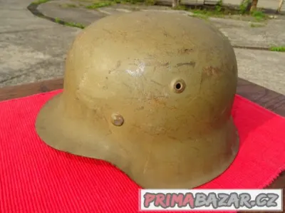 Stará německá písková přilba