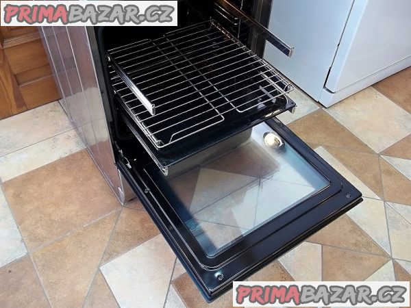 Sporák sklokeramický GORENJE šíře 50 cm nerez horkovzduch