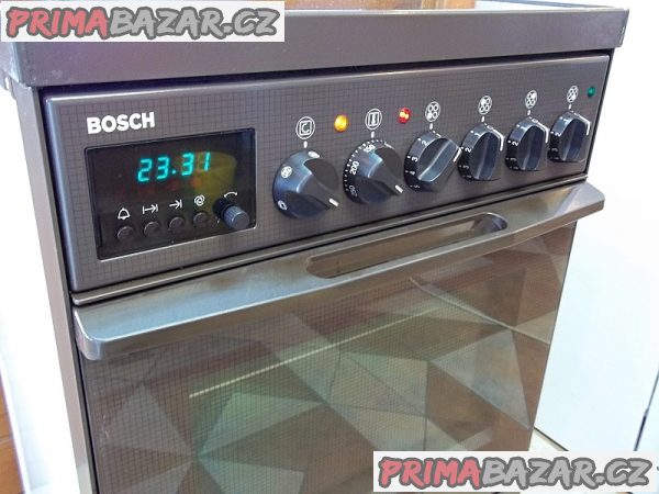 Sporák sklokeramický BOSCH šíře 50 cm hnědý horkovzduch