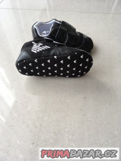 Nové capáčky “Armani”. Nové capáčky “Armani”.