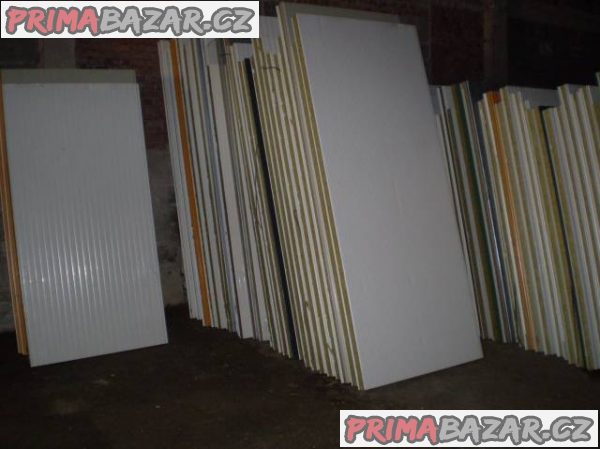 Sendvičové izolační panely stěnové a střešní