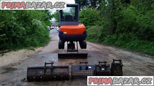 Minibagr HITACHI EX30-2, rok 2001