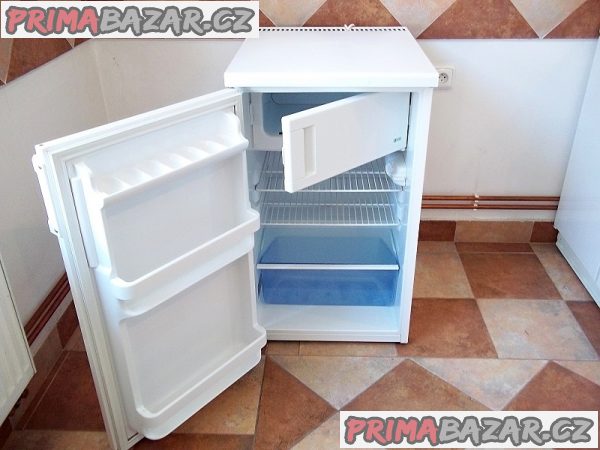 Lednice s mrazáčkem PRIVILEG Lednice s mrazáčkem PRIVILEG