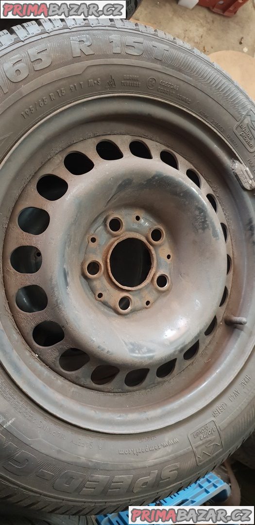 prodám plechové disky mercedes s pneu semperit 90% vzorek dot3515 5x112 6.5jx15 et37