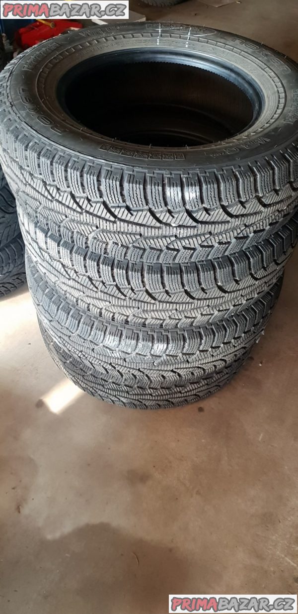 4x pneu nokian wr c 90% vzorek 205/75 r16c 113/111s