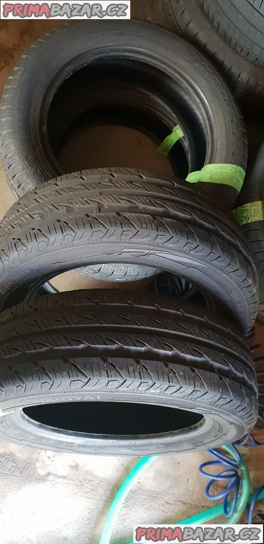 prodám 4xpneu uniroyal 70% dot 0117 a 2xgoodyaer 70% vzorek 195/60 r16c 99 /97