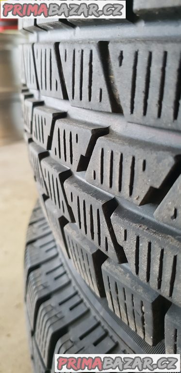 plechové disky  chrysler s pneu pirelli scorpion 5x114.3 6.5jx16 et40 pneu 215/65 r16 98t