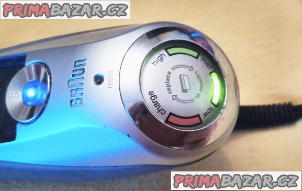 Holící strojek Braun 9585 Pulsonic - s drobným nedostatkem! Holící strojek Braun 9585 Pulsonic - s drobným nedostatkem!