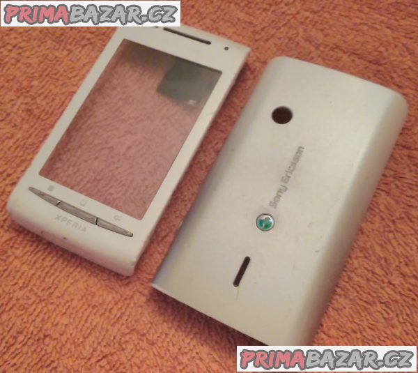 Sony Ericsson Xperia X8 - přední a zadní kryt.