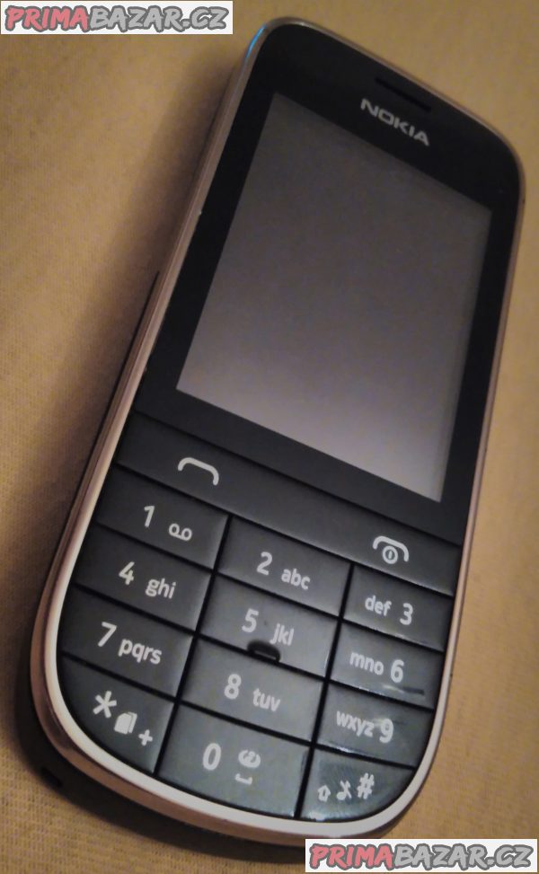 Nokia Asha 202 - vzhled jako nový, ale k opravě nebo na náhradní díly!!!