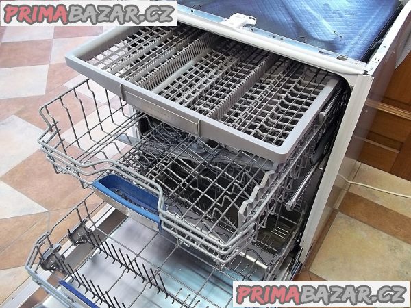 Myčka nádobí BOSCH SMU59M05EU nerez tři koše Myčka nádobí BOSCH SMU59M05EU nerez tři koše