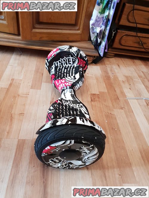 Malý nový hoverboard