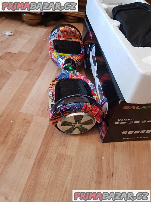 Malý nový hoverboard