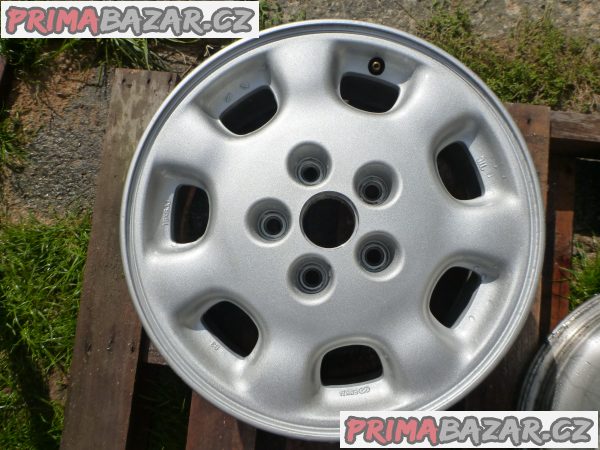 Prodám elektrony pro Mazdu 15 x6JJ 5x114,3 střed 54,5