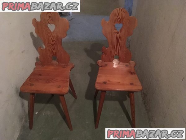 Vyřezávané židle