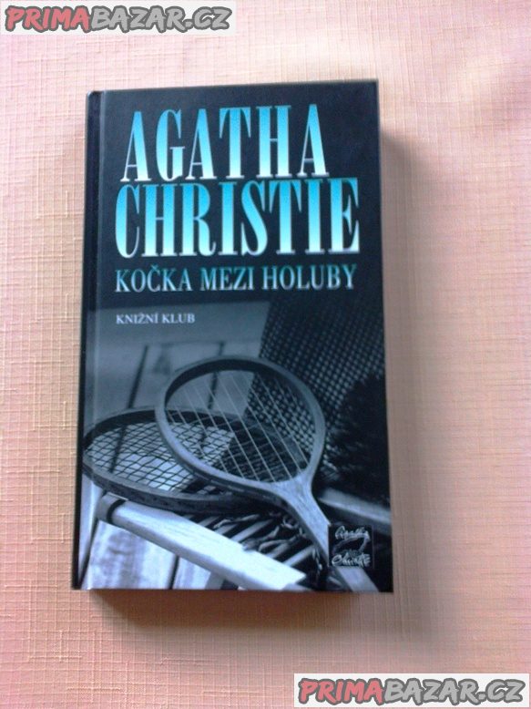 Christie A. - KOČKA MEZI HOLUBY -