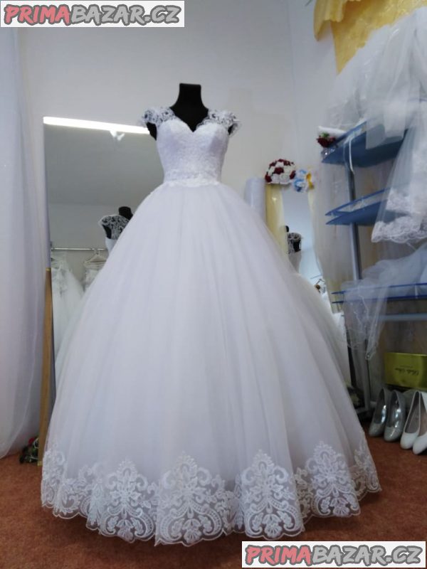 Nové svatební šaty , barva bíla vel 34 - 42 .Sukně 8 vrstev .