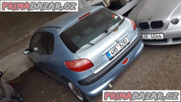 prodám náhradní díly z tohoto vozu Peugeot 206 1