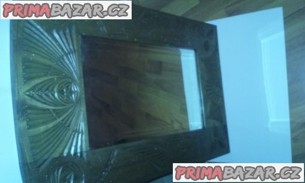 Dřevěné zrcadlo Dřevěné zrcadlo