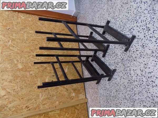 Regály Regály