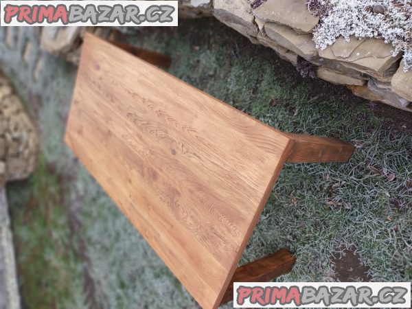 Jídelní stoly z dubové podlahy